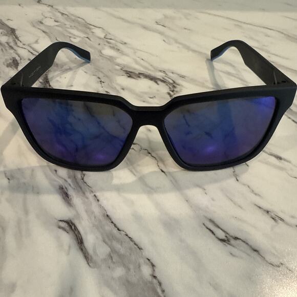 Authentic HAWKERS Motion Black Plastic Round Sunglasses Blue Lens - Picture 1 of 9